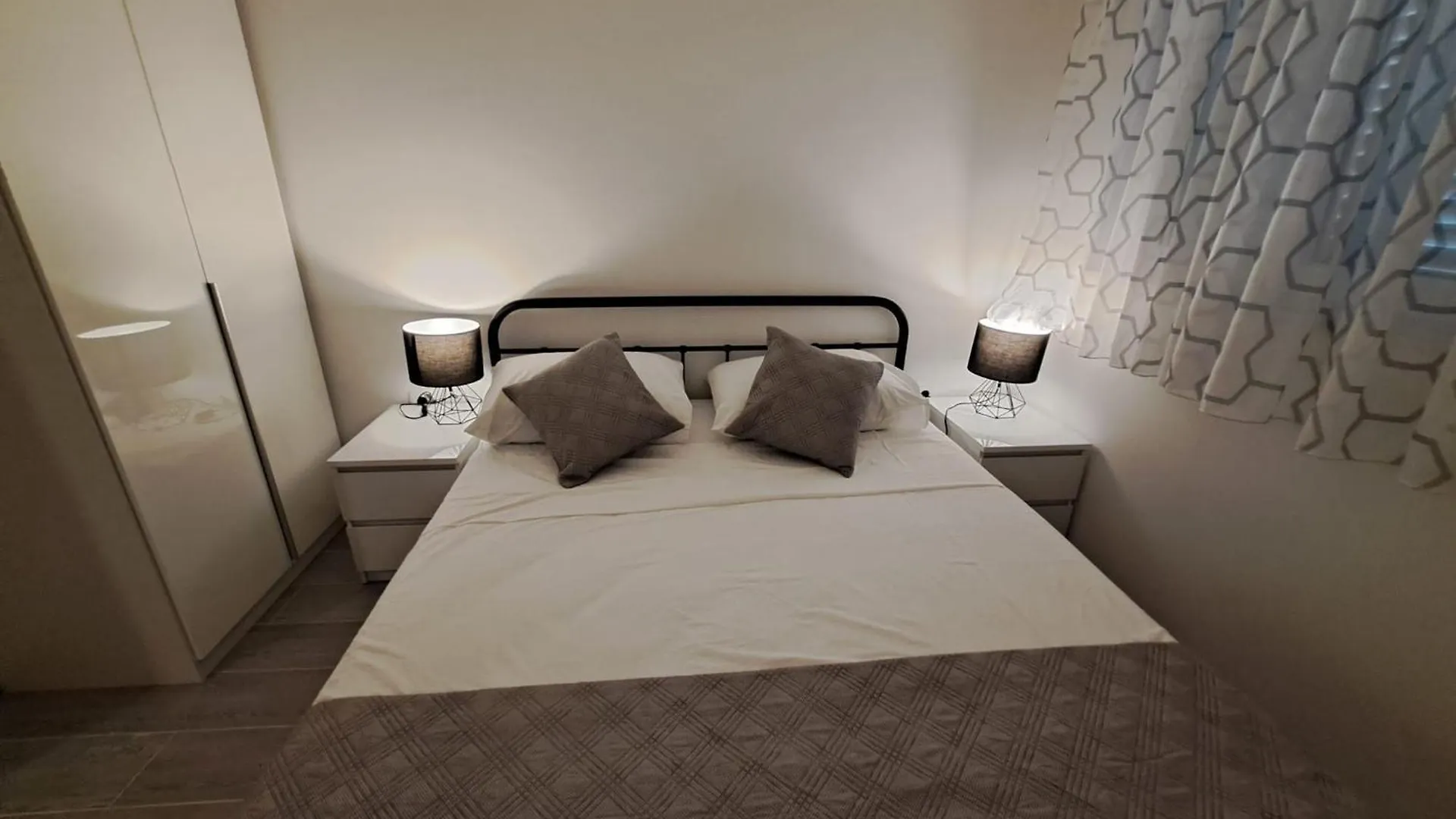 Villa Viva Kastel Novi 0*,  Croatia